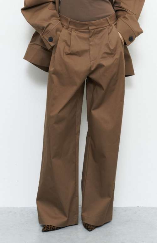 HIGH WAISTED BELTED PANTS | BROWN