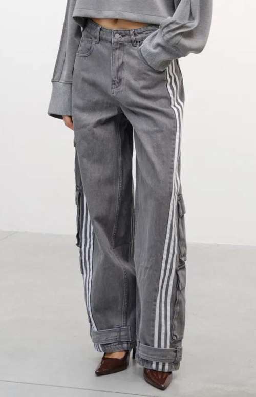 BAGGY PANTS WITH SIDE STRIPES