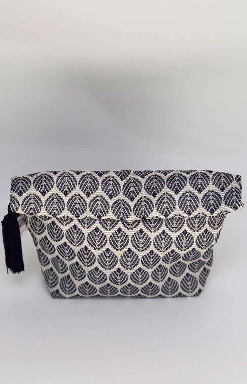 WRAP CLUTCH BAG